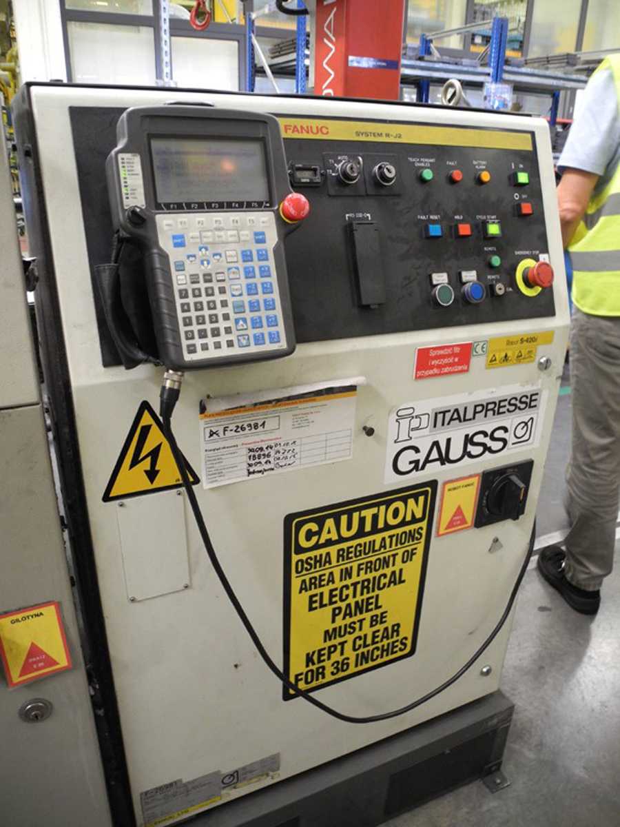 FANUC S-420 i F robô de fundição, usado HR1815